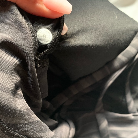 NWOT Lululemon Sports Bra - Picture 3 of 3